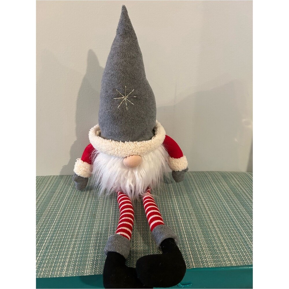 Holiday Gnome Plush Décor – Gray Hat, Red Outfit
